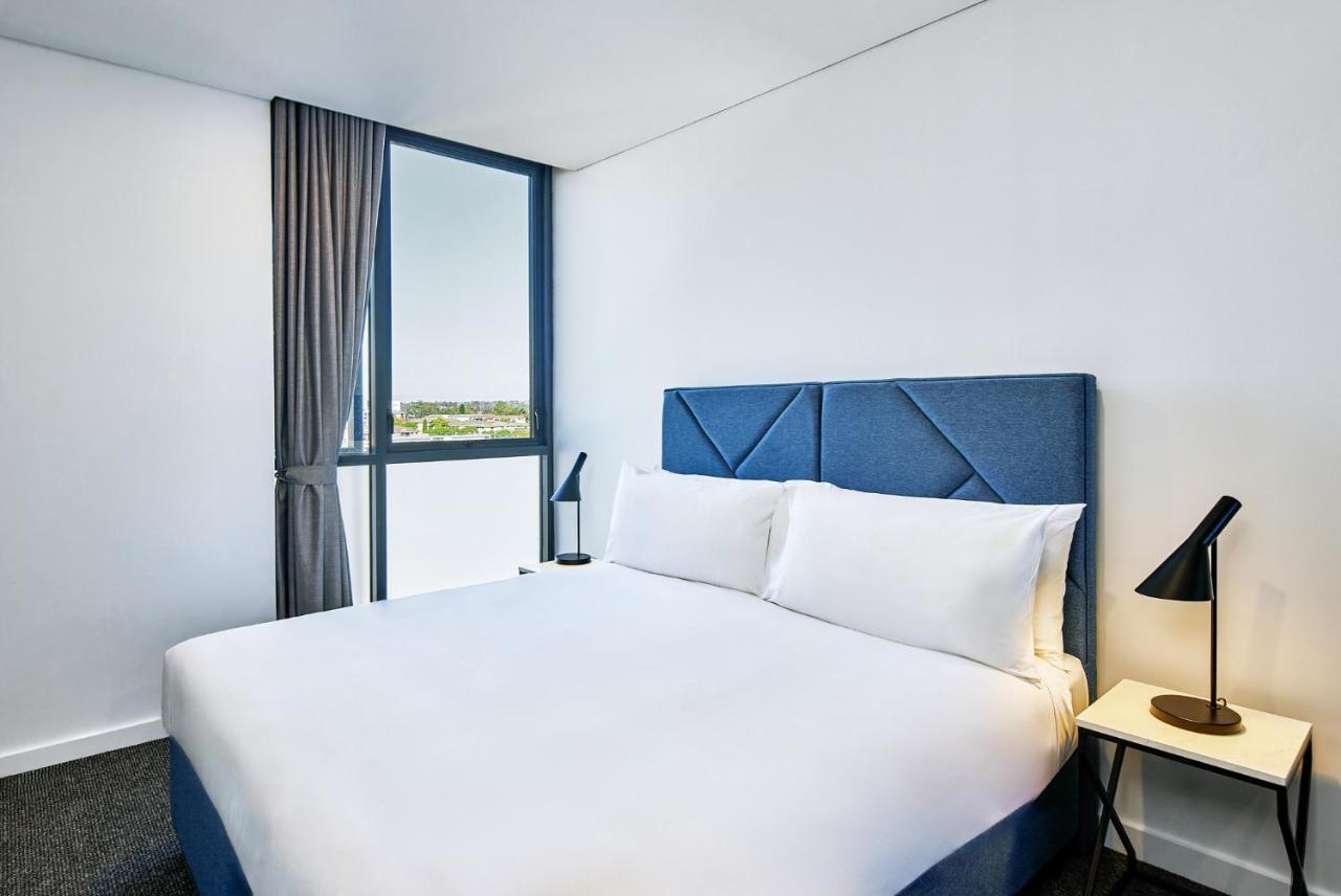 Meriton Suites Liverpool Bagian luar foto Bedroom