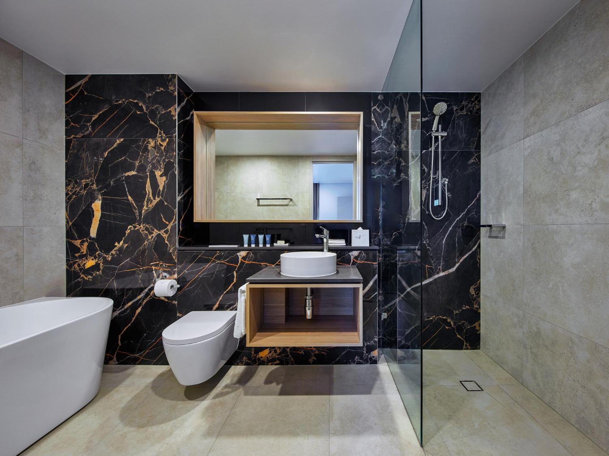Meriton Suites Liverpool Bagian luar foto Bathroom