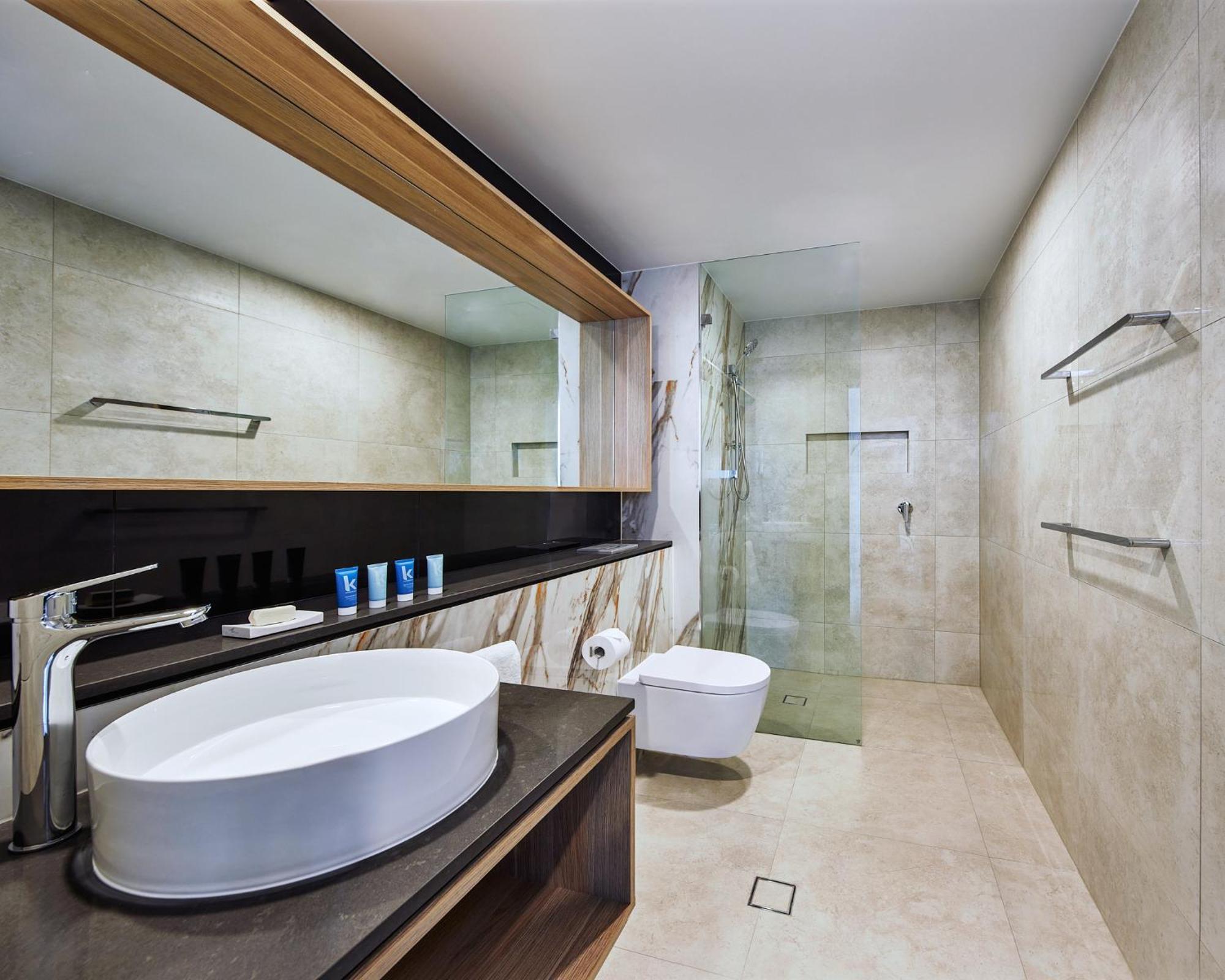 Meriton Suites Liverpool Bagian luar foto Bathroom