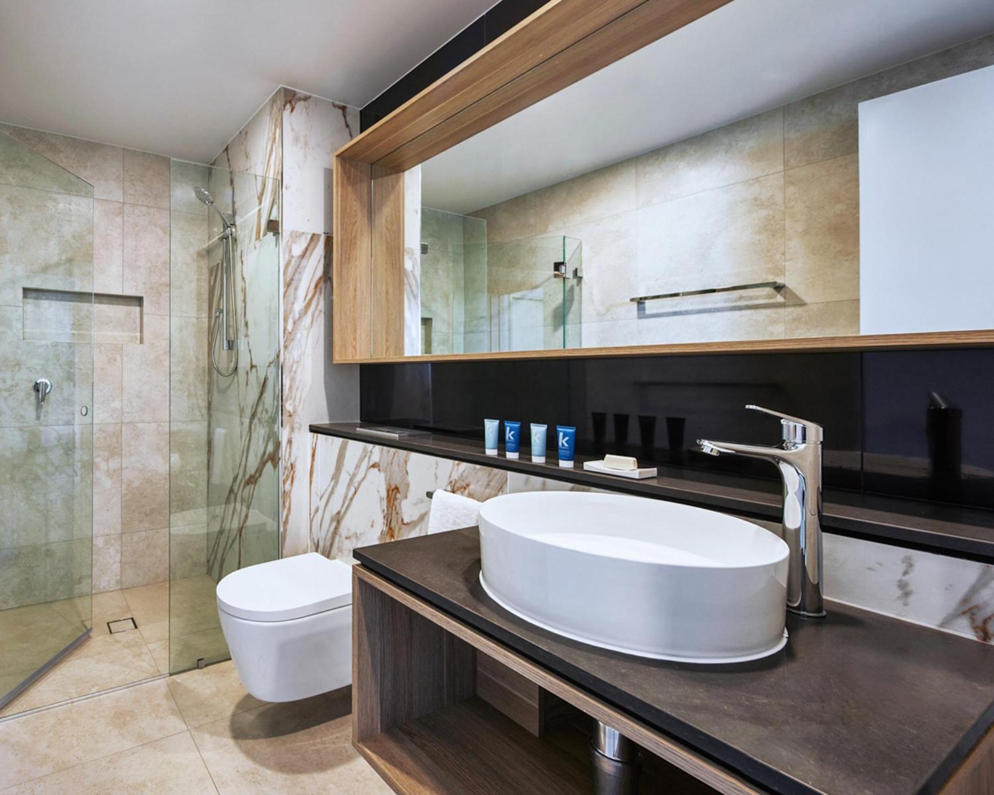 Meriton Suites Liverpool Bagian luar foto Bathroom