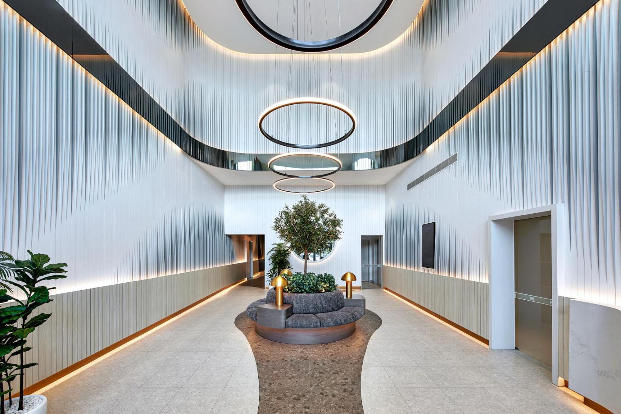 Meriton Suites Liverpool Bagian luar foto The lobby of the hotel